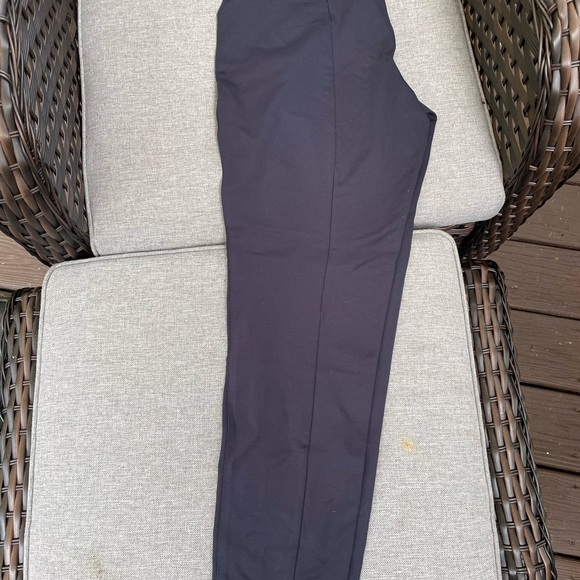 women’s basic additions very good condition with a good amount of stretch. - Picture 2 of 9